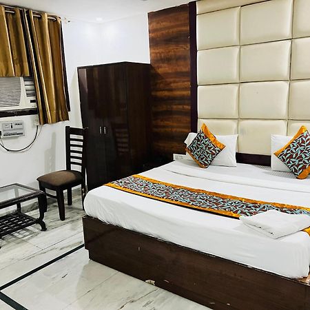 Hotel Marina Near Igi Airport Delhi New Delhi Exterior foto