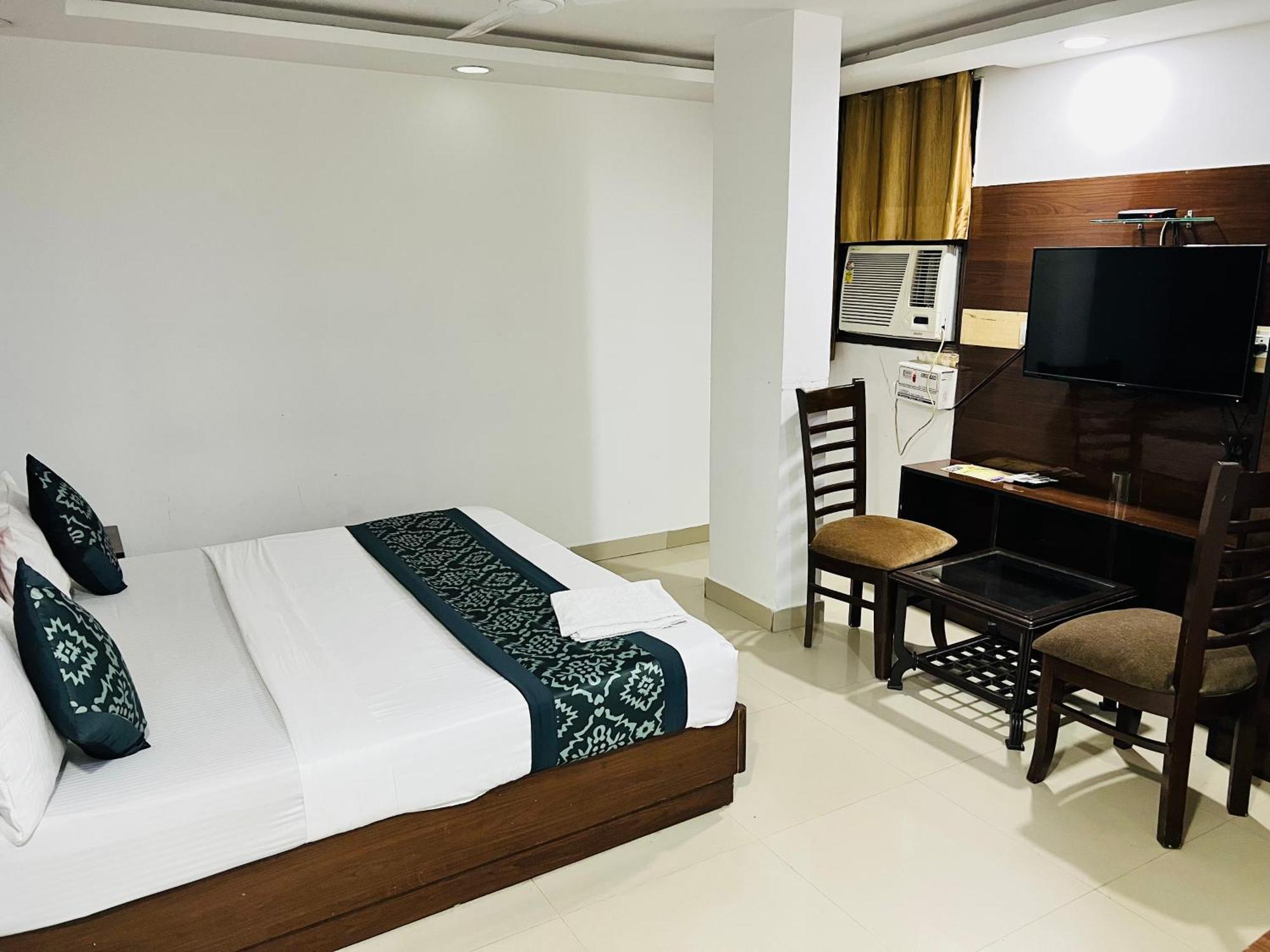 Hotel Marina Near Igi Airport Delhi New Delhi Exterior foto
